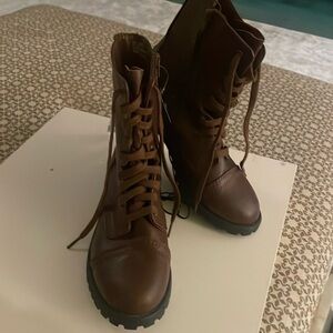 Arizona boots sz 9 NWT